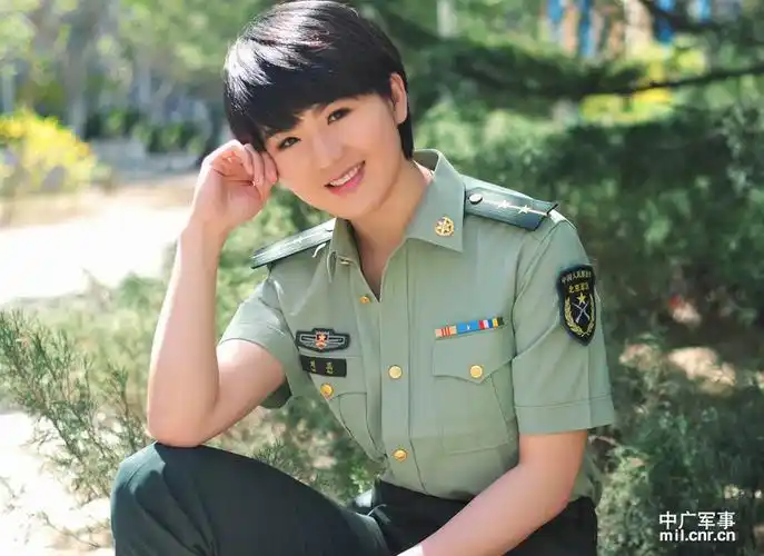 解放军可爱女兵原来是跆拳道高手 (1/8)