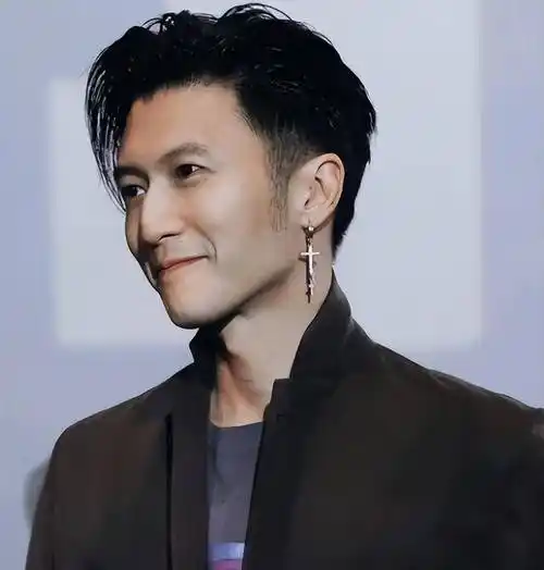 看到谢霆锋和李亚鹏的现状,才知道王菲的选择是多么的英明_对方_合作