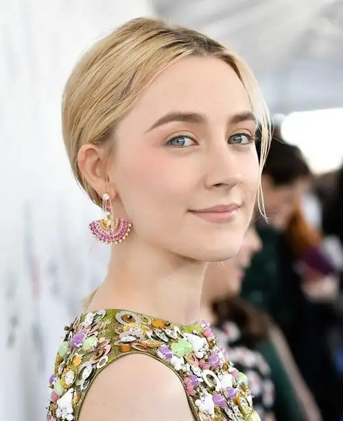 如何评价爱尔兰女演员西尔莎·罗南? - 知乎