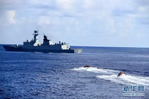 海军东海舰队远海训练舰艇编队开展临检拿捕演练[组图]