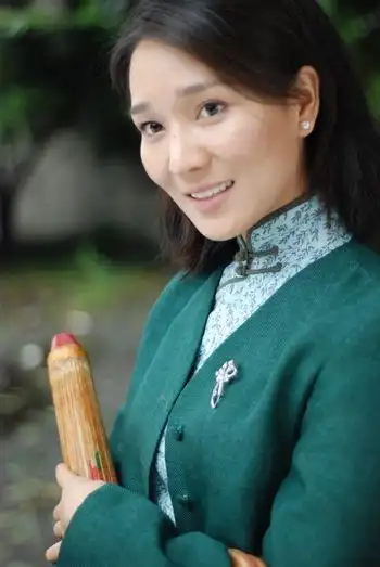 陈蓉文艺气质十足