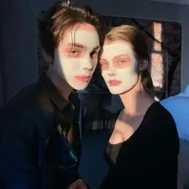 2022最新版双人欧美情侣头像高清 高级感满满的欧美微信情头_情侣头像