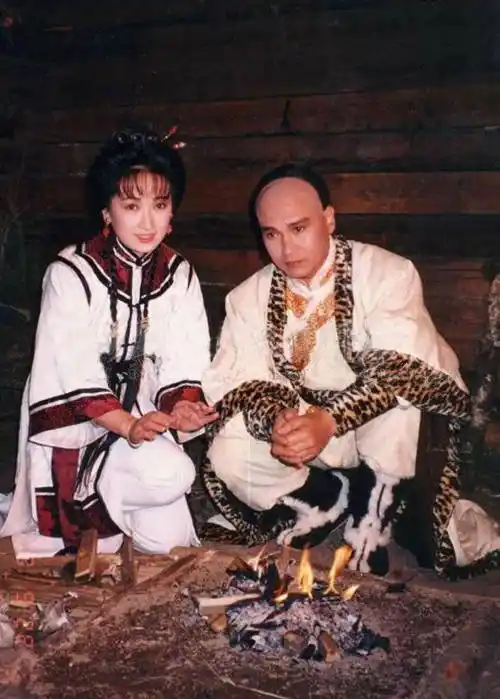 她曾主演这部最经典的《雪山飞狐》,那时候的她美的窒息_龚慈恩_程灵