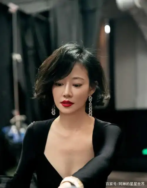 "高贵妃"谭卓访谈中坦言性感是女人的权利,网友直呼做自己就好