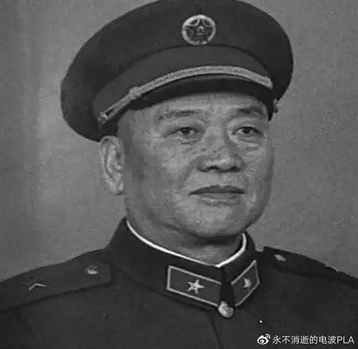 时任志愿军司令部通信处处长    崔伦