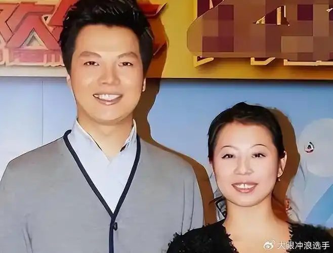 任鲁豫和他妻子朱晶的相遇也十分的浪漫.