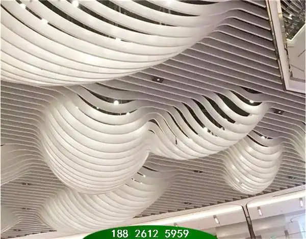 室内波浪形铝方通吊顶