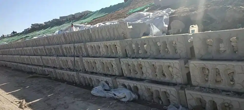 预制混凝土河道水系阶梯式生态护坡框平埔式植草护坡框