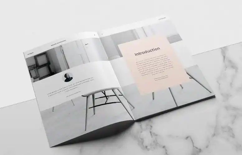 简约风女性杂志排版设计