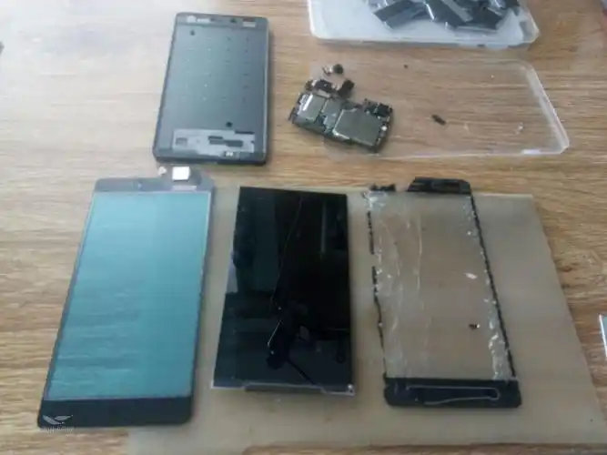 专业手机爆屏维修屏幕更换