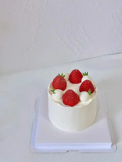 简约四寸草莓蛋糕南昌蛋糕