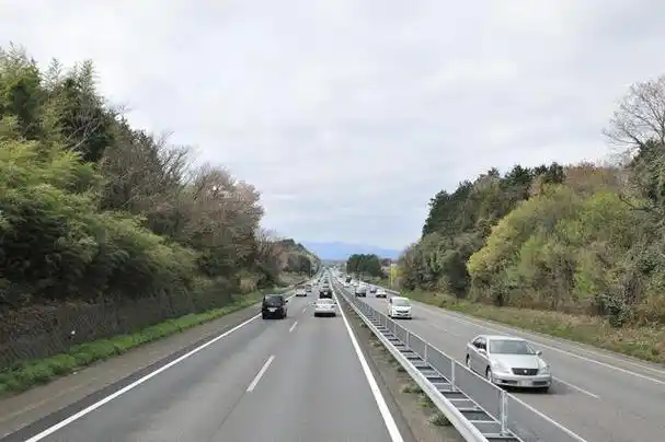 到现在跑了5万多公里,其中高速的比例占大部分吧,大部分行驶的高速