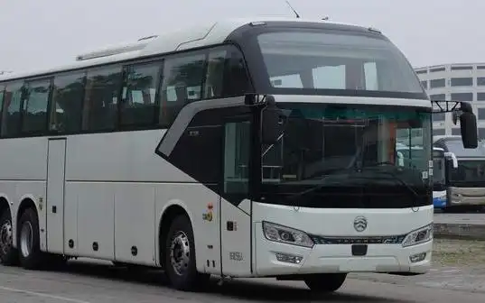 实拍厦门金旅xml6132j36y三轴37座vip豪华客车