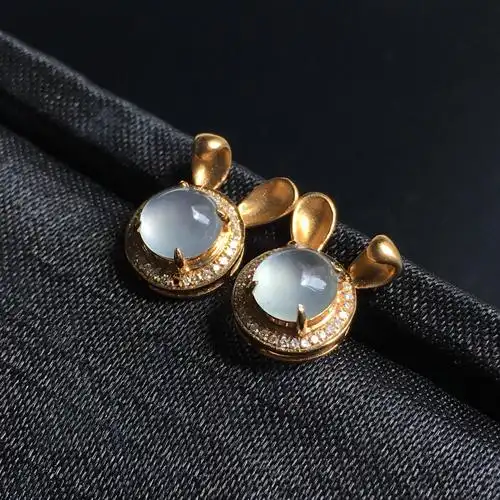 镶黄18k金钻石冰种蛋面耳钉