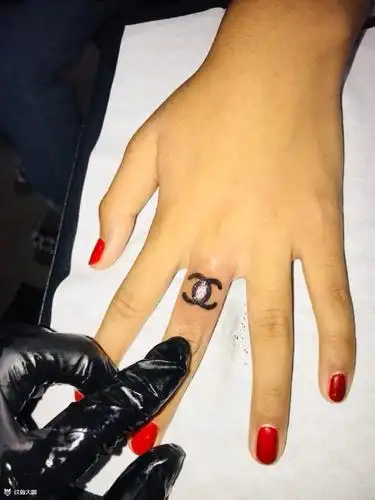 香奈儿_纹身图案手稿图片_阿升的纹身作品集