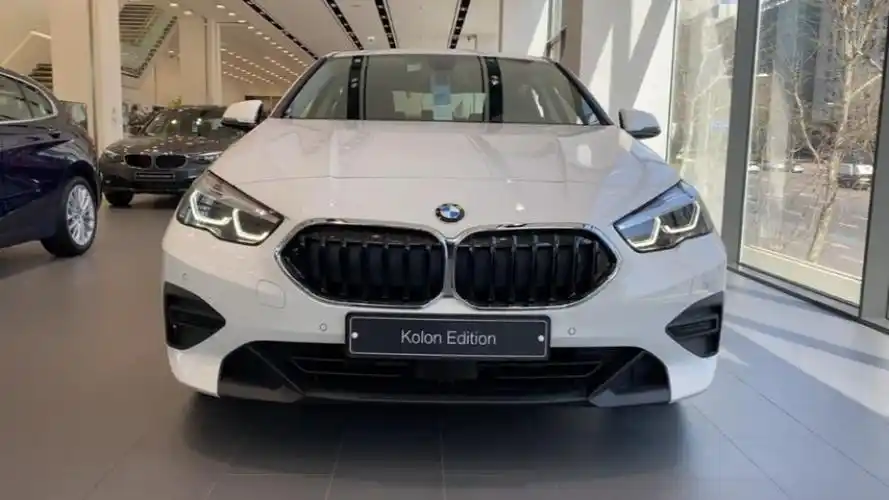 2020款宝马2系220到店了解完外观和空间