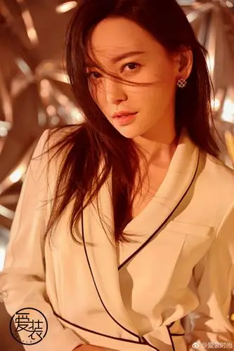 前任3女主角拍狂野时尚写真展示真实的自我