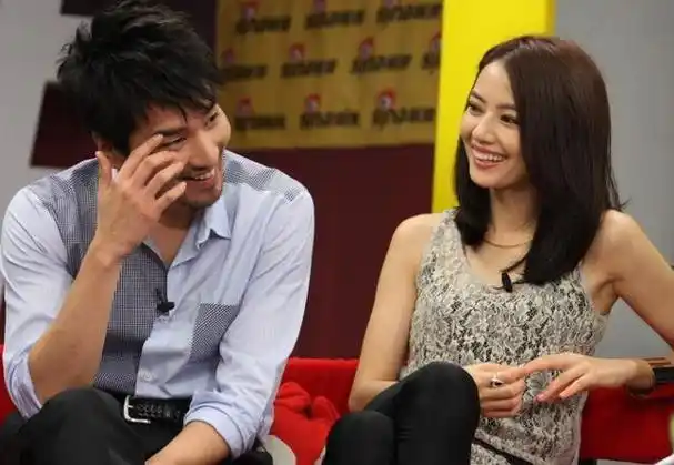 于小伟和高圆圆分手不后悔出道20年终翻红娶普通妻子也幸福