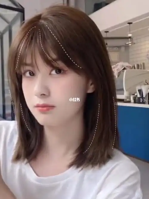 东莞女生减龄显脸小锁骨发温柔耐看中发发型