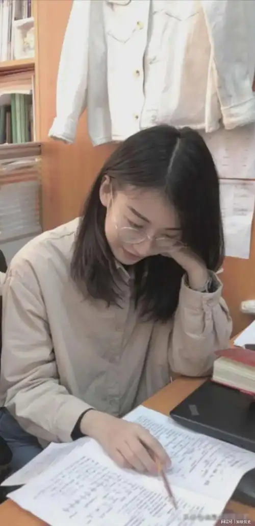 上海化学女教师张越照片25岁风华正茂这清纯风很多男人都喜欢