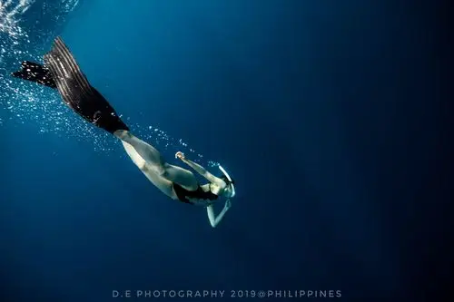 女儿的菲律宾自由潜