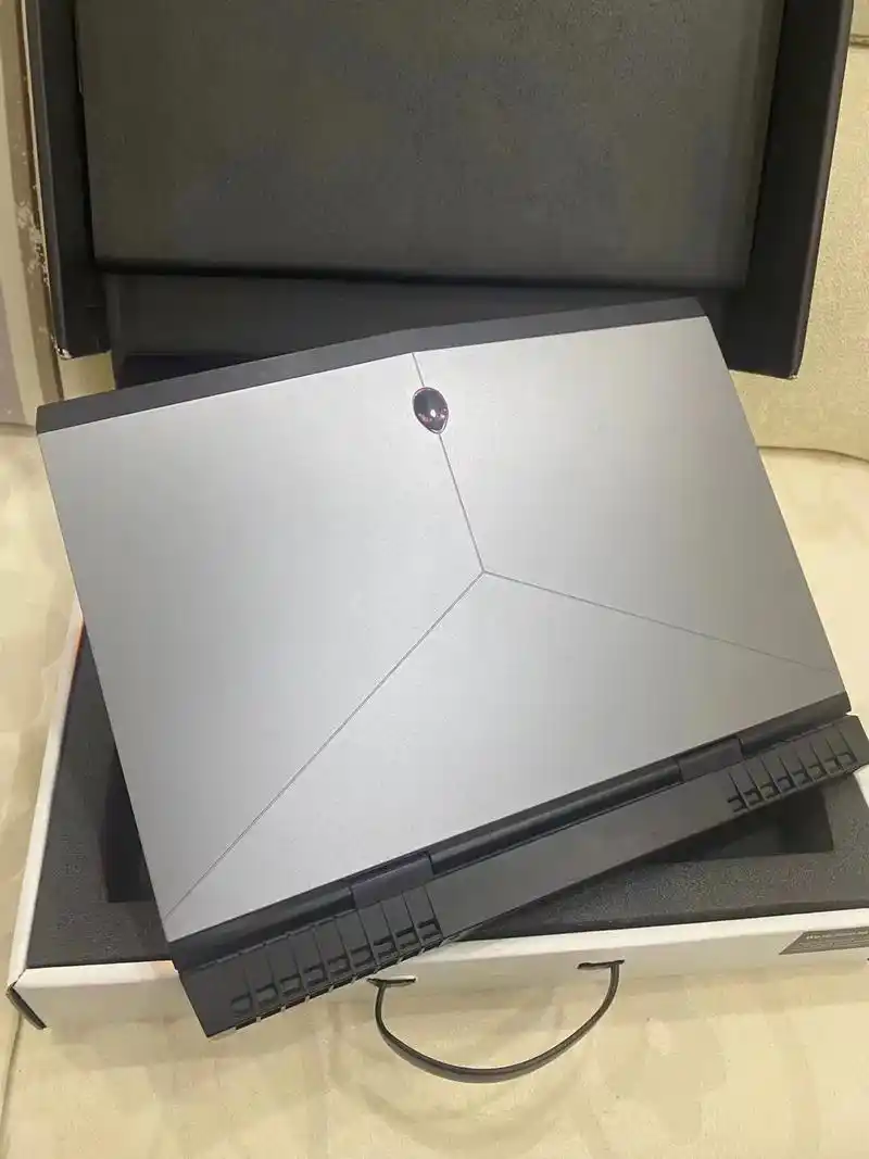 外星人笔记本电脑.全套17r5最经典款外星人笔记本电脑 17 - 抖音