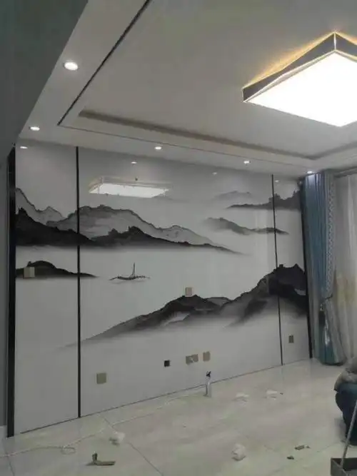 高档uv或渗墨大板影视墙～黑色的为2厘米宽钛合金线条