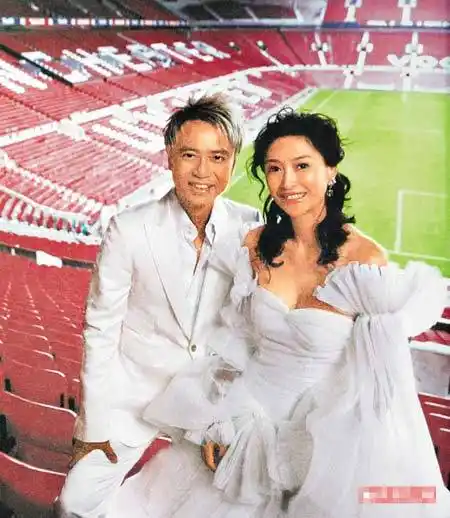 李克勤与妻子卢淑仪结婚照