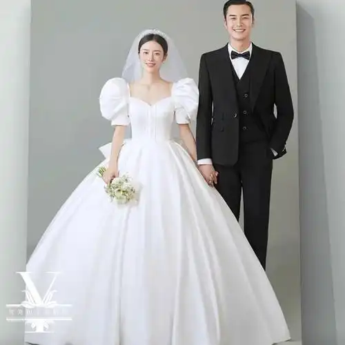 2022年新款影楼拍照服装情侣写真礼服韩版气质缎面泡泡袖摄影婚纱