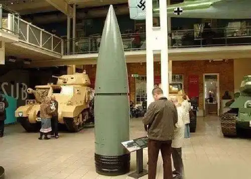 古斯塔夫列车炮的巨型炮弹