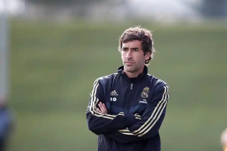 马卡劳尔收到了沙尔克利兹联和多支西班牙球队的报价