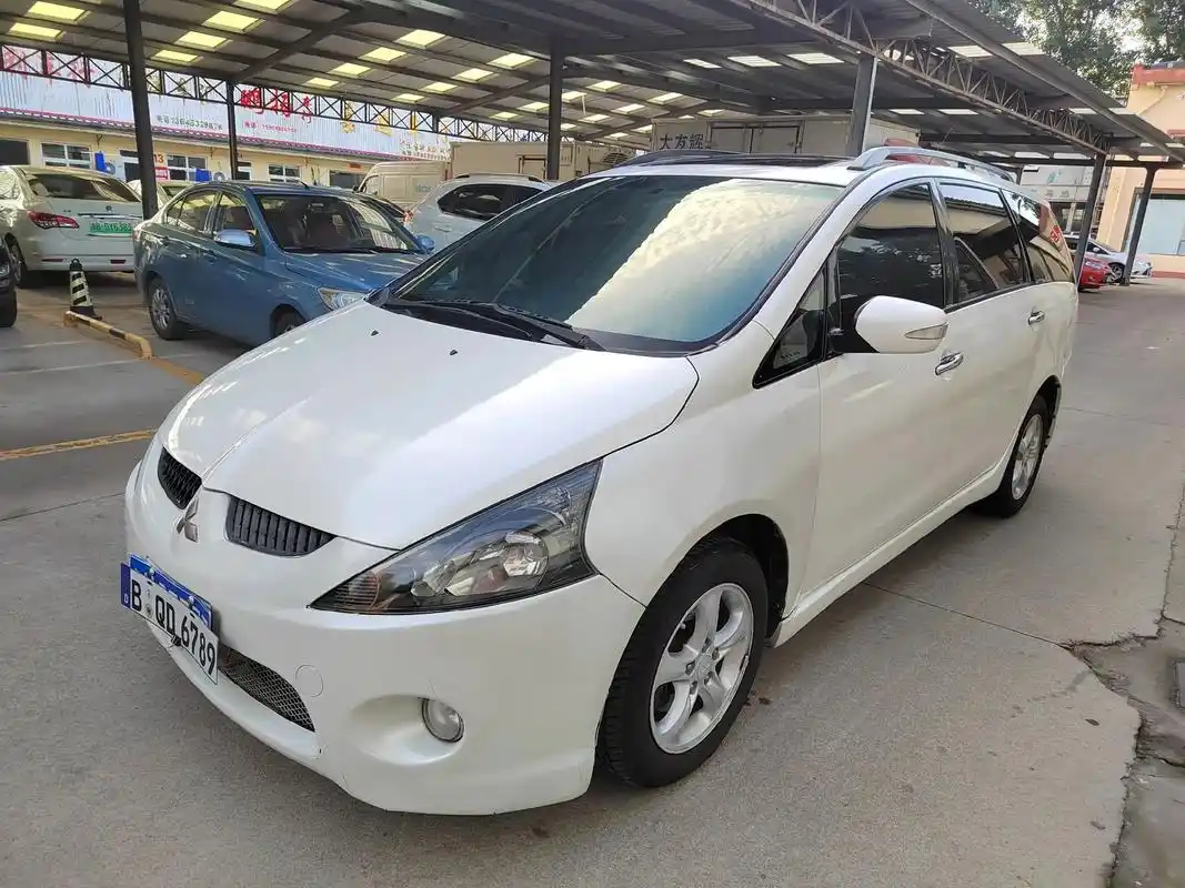 新到稀有货!原装进口三菱格蓝迪2.4l自动 - 抖音