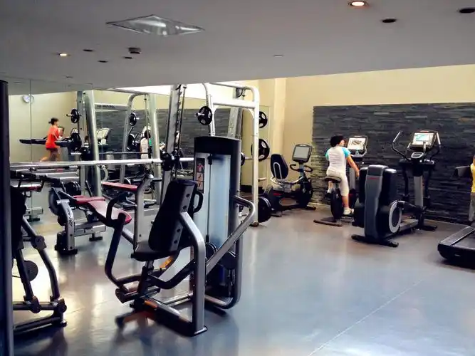 对于零基础的人如何选择适合自己的健身房?