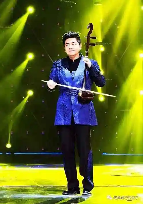 二胡演奏蒙风用音符勾勒草原上一幅幅美丽的画面