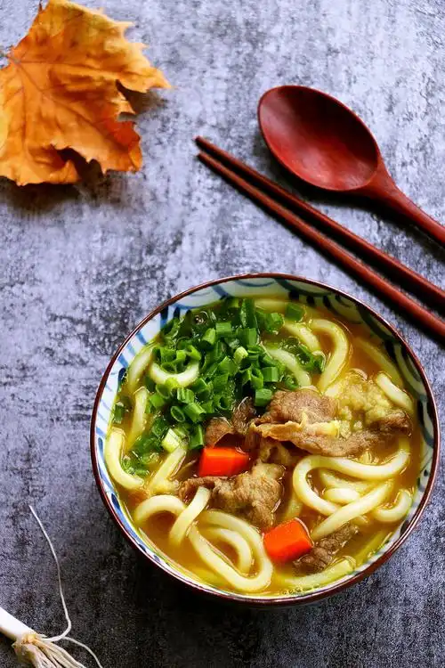 慰藉初冬的寒冷来一碗日式咖喱乌冬面