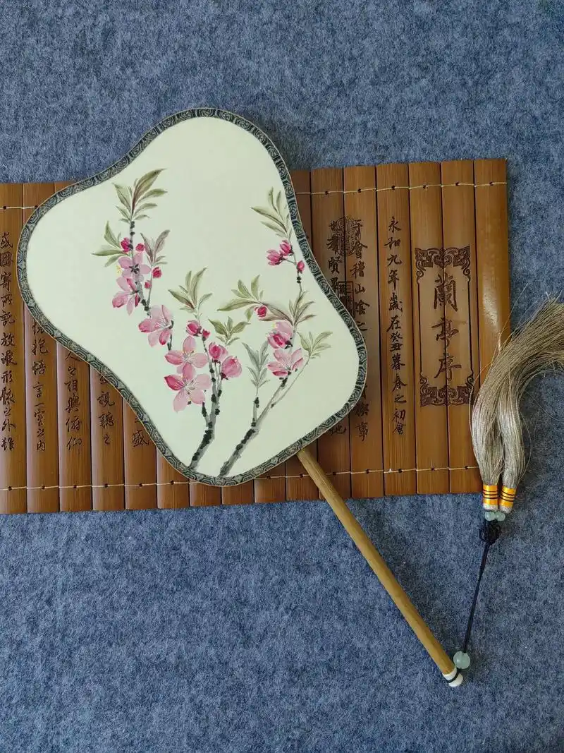 桃花扇——夏日团扇#古风扇子 #古风扇子 #国画 #画扇面  - 抖音