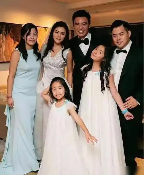 章小蕙败家女拜金女却是一个凭己之力还债的人