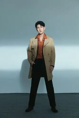 实力演员何明翰最新写真照释出带来冬日暖心惊喜