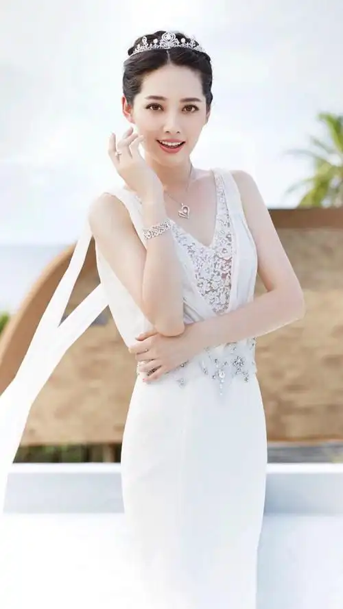 女神郭碧婷壁纸|今日早报