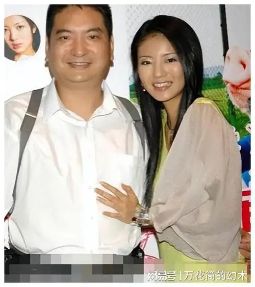 这一次,安以轩藏了多年的"体面",被折扣店撕了个稀碎!