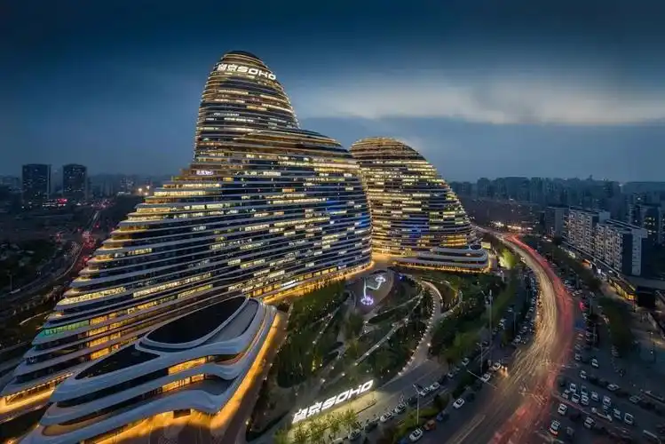 网易,新浪,滴滴,快手一堆总部;13分钟左右到望京,阿里,美团,携程,优酷