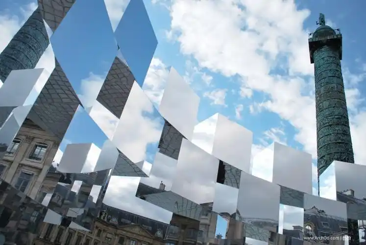 法国,巴黎,环形镜子装置/arnaud lapierre