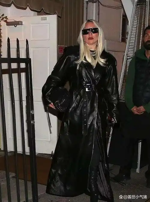 ladygaga庆生38岁穿20厘米恨天高派对5小时