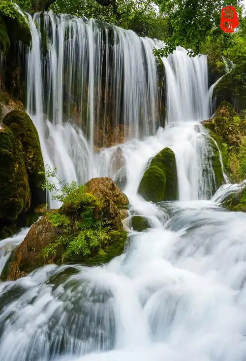 九寨归来不看水,慢门下的树正瀑布,恰如一幅幅流动的诗画