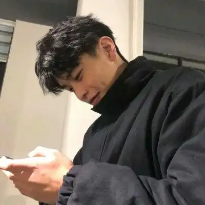 真人1男生头像1你说要多重要才配得上微信置顶 聊天不垫底 星标好友