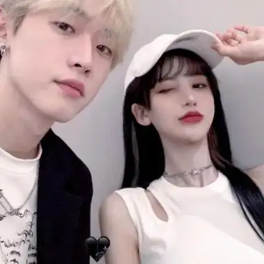 网红情侣头像一男一女抖音