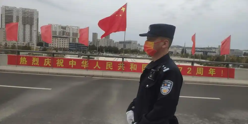 民警工作执勤照