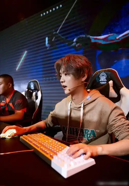 娱乐圈电竞男神:张艺兴,王一博,鹿晗等19位男神,谁是你的pick