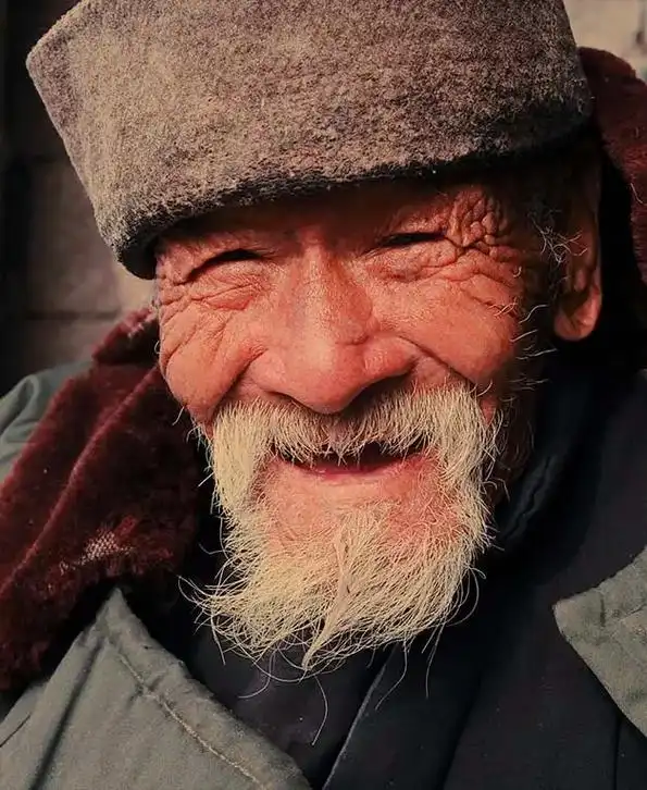 摄影日记【284】乡村的老人们  乡村几位老人的眉毛胡子都花 - 抖音