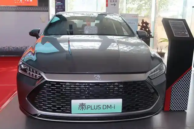 2021款比亚迪秦plus dm-i到店,灰色涂装显高级,内饰上档次!